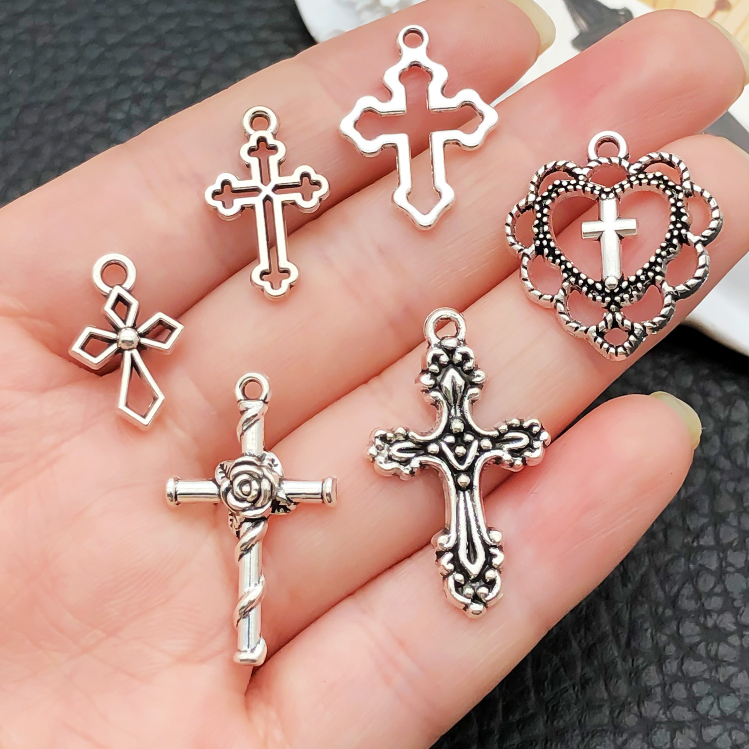 52 szt. Różne wisiorki krzyżow – Jewelry Making Tutorials recenzja i cena